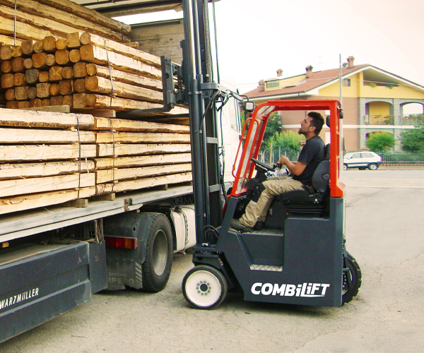 Combilift – COMBI CB – Multi Directional counterbalance forklift – handling long loads - Building Supply - DIY - Offloading - Timber - Lumber