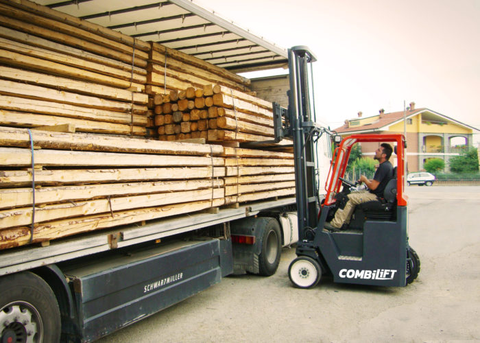 Combilift – COMBI CB – Multi Directional counterbalance forklift – handling long loads - Building Supply - DIY - Offloading - Timber - Lumber