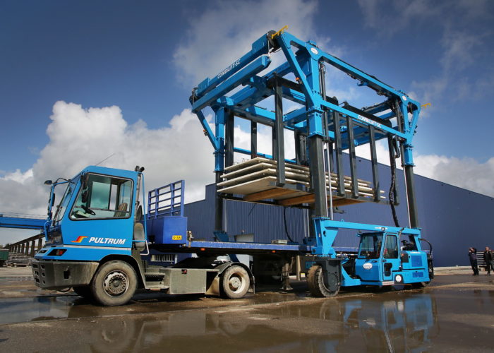 Combilift – COMBI-SC – Straddle Carrier - Concrete - Loading